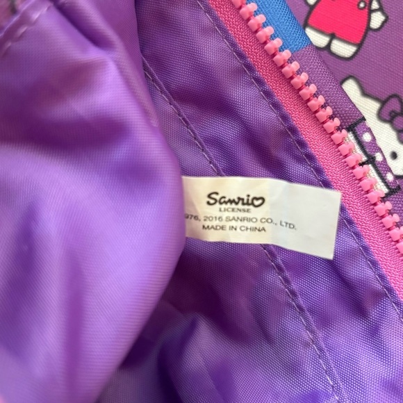 Hello Kitty Sanrio Adjustable Crossbody Purse
Bag - Picture 11 of 13